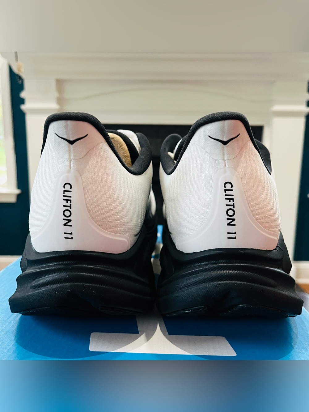 Sz 13 Hoka One One Clifton 11 White/Black Men's Running Sneakers 1176572-WBLC - Picture 5 of 7